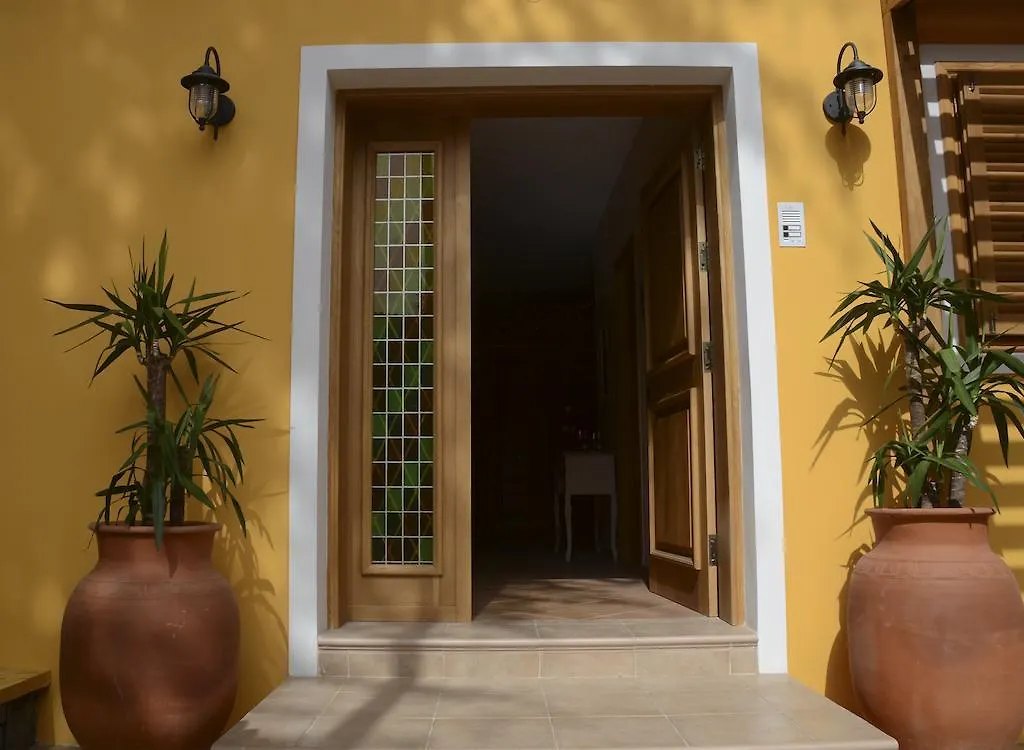 Kira'S Boutique Hotel Mindelo 3*,